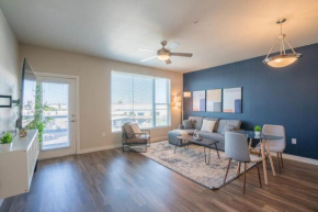 Elegant 1BD - Balcony, Pool, Gym, W-D - Sleeps 4